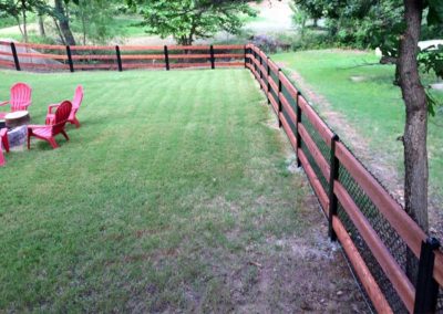 FenceTrac Ranch Rail Fence With Metal Posts