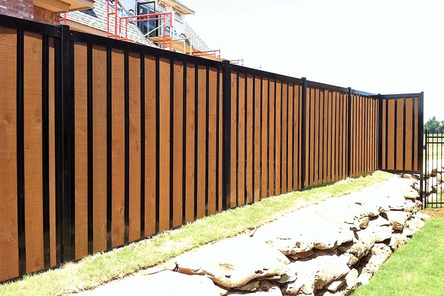 FenceTrac Residential Privacy Fence Wood & Metal Frame