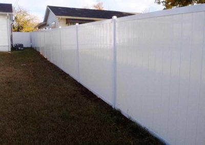 White Vinyl Privacy Fence Metal Posts