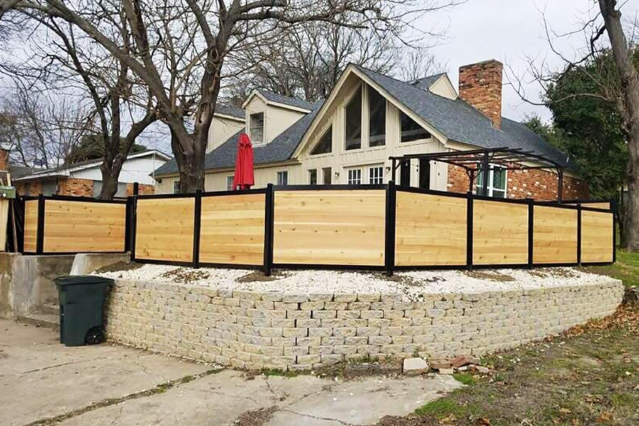 Horizontal Cedar Wood Metal Frame Fence