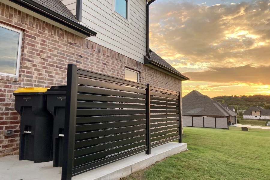 Trash Can Privacy Enclosure