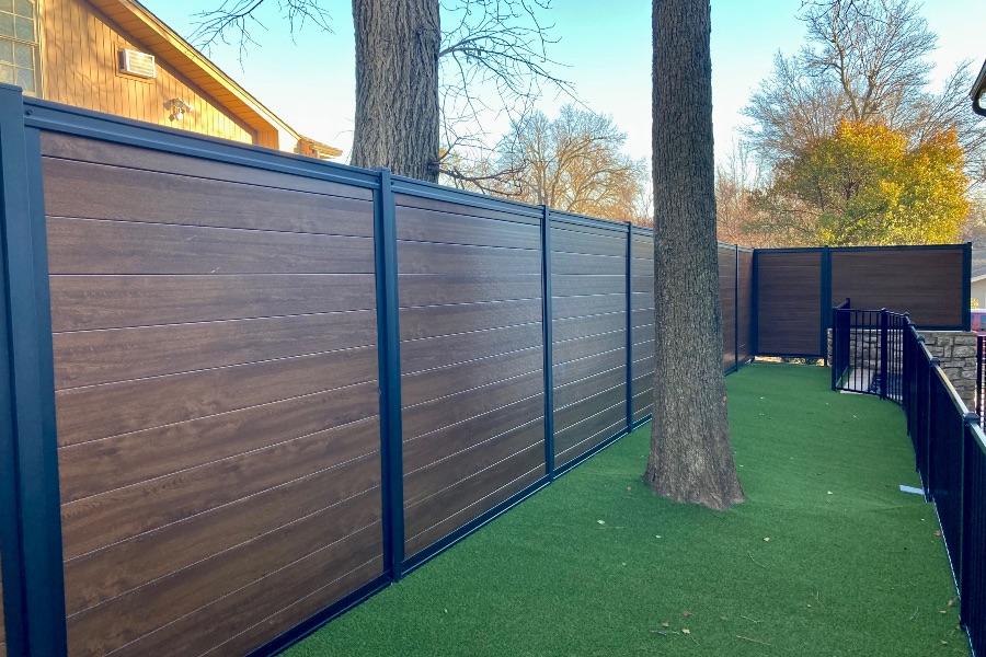 LuxeCore Wood and Metal Fence