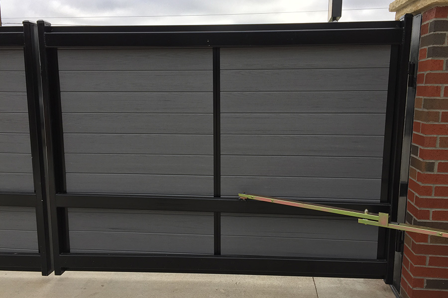 Automatic Horizontal Harbor Gray Fence Brick Post Front Gate
