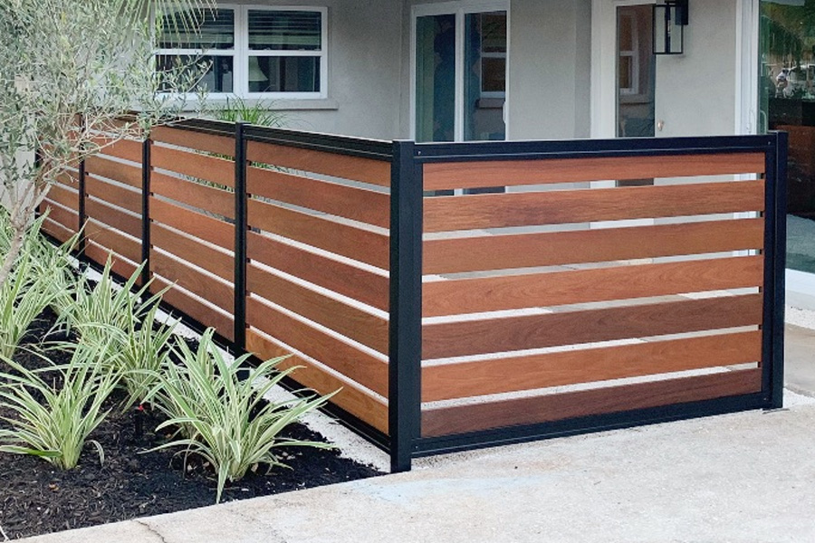 FenceTrac Patio Slat Fence
